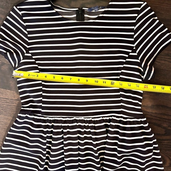 Peter Som Black and White Striped Fit and Flare Mini Dress Sz L - Picture 3 of 9